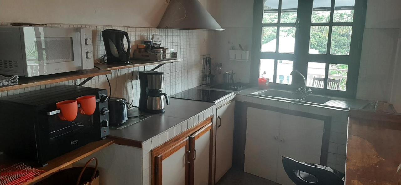 Les Anones Apartment Saint-Gilles Les Bains Exterior photo